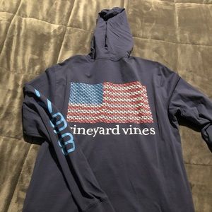 Vineyard vines hoodie